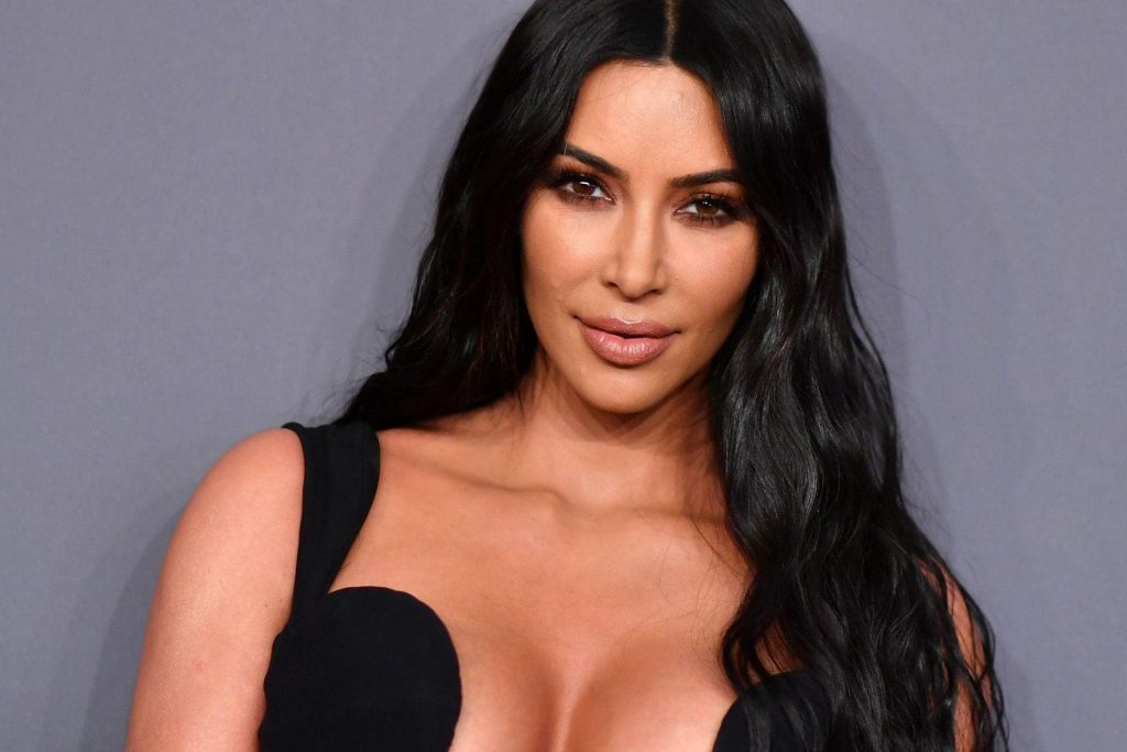 Kim Kardashian télen sem hagyta el a nyári formáját