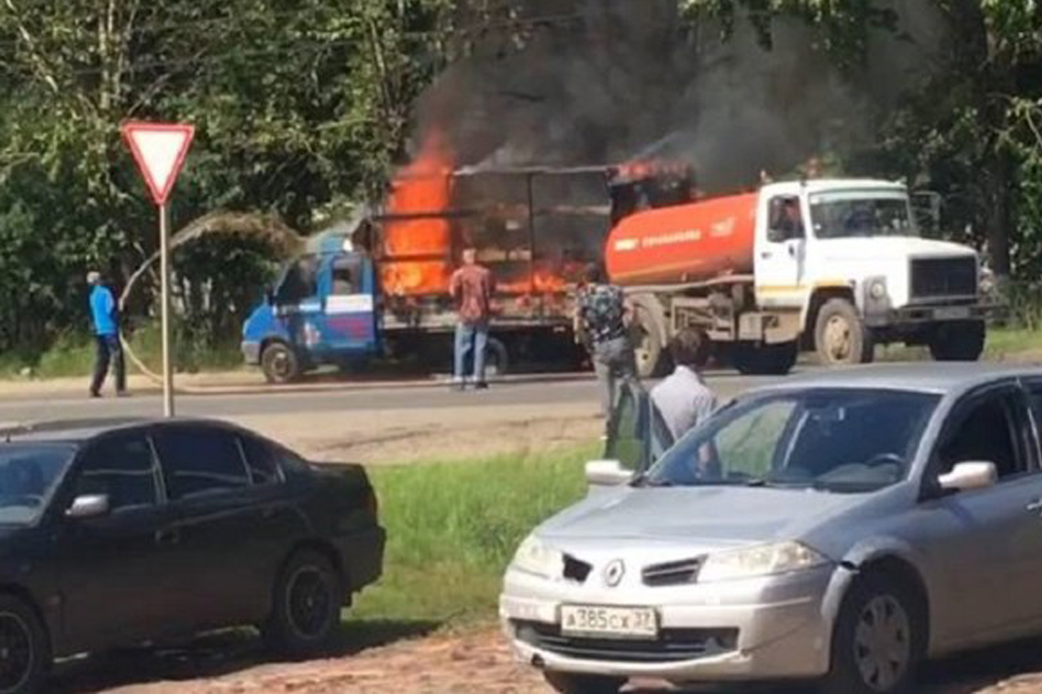 Hidd el, nem lennél a tulaj helyében, akinek szippantós kocsival oltották a teherautóját